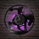 Smotly Vinyl-Wanduhr, Krieger-Wanduhr auf Pferd mit LED-Nachtlichtfunktion, Wanduhr Geschenk für Heimdekoration.