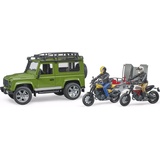 Bruder Land Rover Defender mit Anhänger