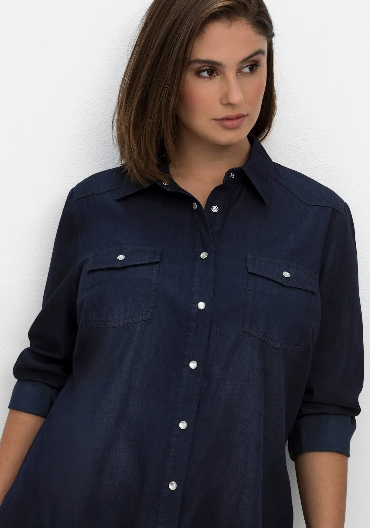 Jeansbluse SHEEGO, Damen, Gr. 56, blau (dunkelblau denim), 100% Baumwolle, unifarben, V-Ausschnitt, Blusen Jeansbluse