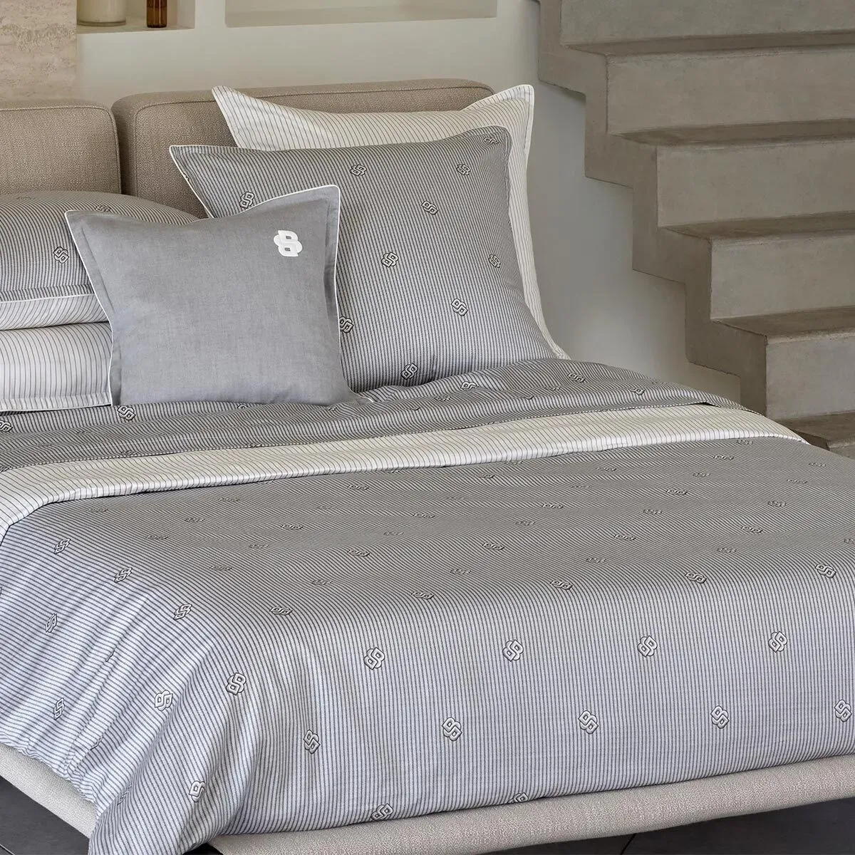 Hugo Boss Home Satin Bettwäsche Double B Bettbezug einzeln 200x200 cm - grau