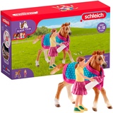 Schleich Schleich® Spielfigur »HORSE CLUB, Fohlen mit Decke (42361)«, bunt