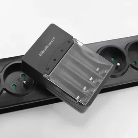 Qoltec 50653 Akkuladegerät für Ni-MH Typ R03/AAA R6/AA