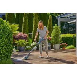 Gardena Akku-Multi-Reiniger AquaBrush Patio 03/18V grau