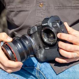 Canon EF-EOS R mit Objektiv-Steuerring
