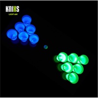 KNIXS 14-teiliges Beer Pong Set mit Zwei Ping Pong Bällen und zwölf Knicklicht-Bechern in Grün und Blau Leuchtend - tolles Party-Gadget für Geburtstage, Junggesellenabschiede und Silvester