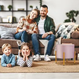 Relaxdays Samt, 4 Metallbeine, gepolsterter Sitzhocker, H x D: 39 x 37 cm, Couchhocker Wohnzimmer, rosa-gold