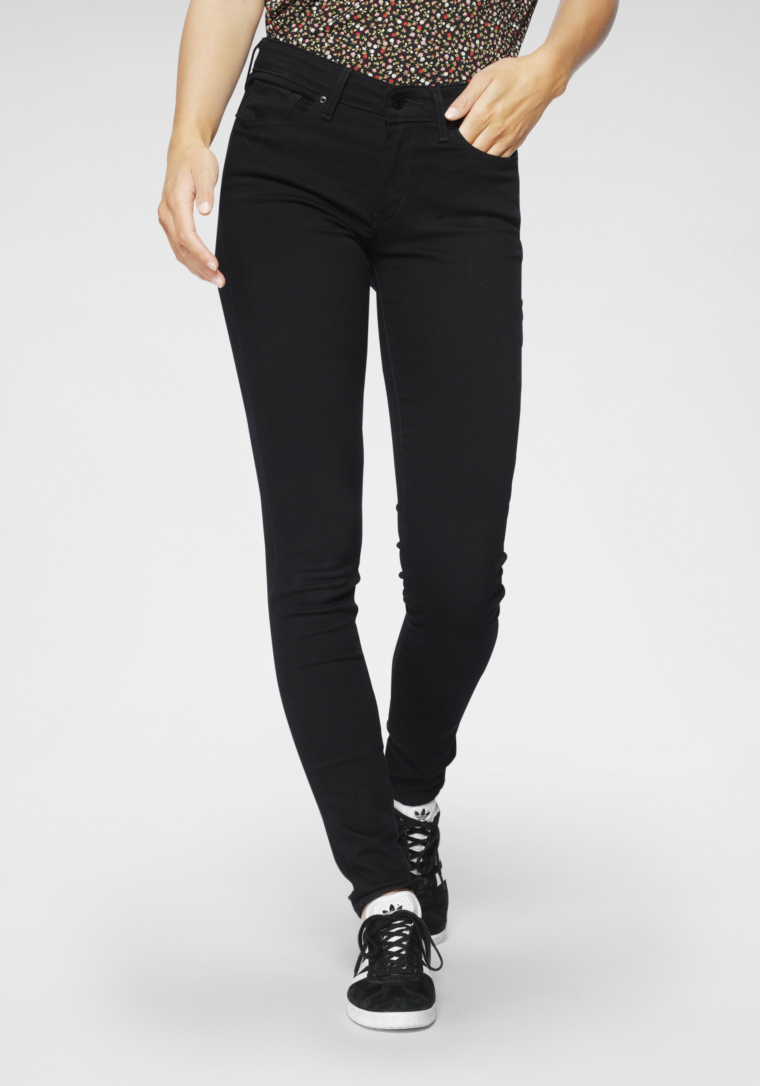 Skinny-fit-Jeans LEVI'S "711 Skinny" Gr. 32, Länge 28, schwarz (black) Damen Jeans Röhrenjeans