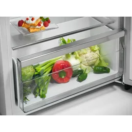 AEG RDB424E1AX Kühl-Gefrierkombination (206 l, 1434 mm hoch, Edelstahl)