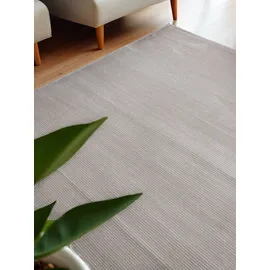 ELLE Decoration Design Teppich Dolomite - Moderner Wohnzimmerteppich, Kurzflor, Gestreiftes Muster, Weich, Glamourös, Glanz-Effekt für Wohnzimmer, Schlafzimmer, Flur - Creme Grau, 160x235cm