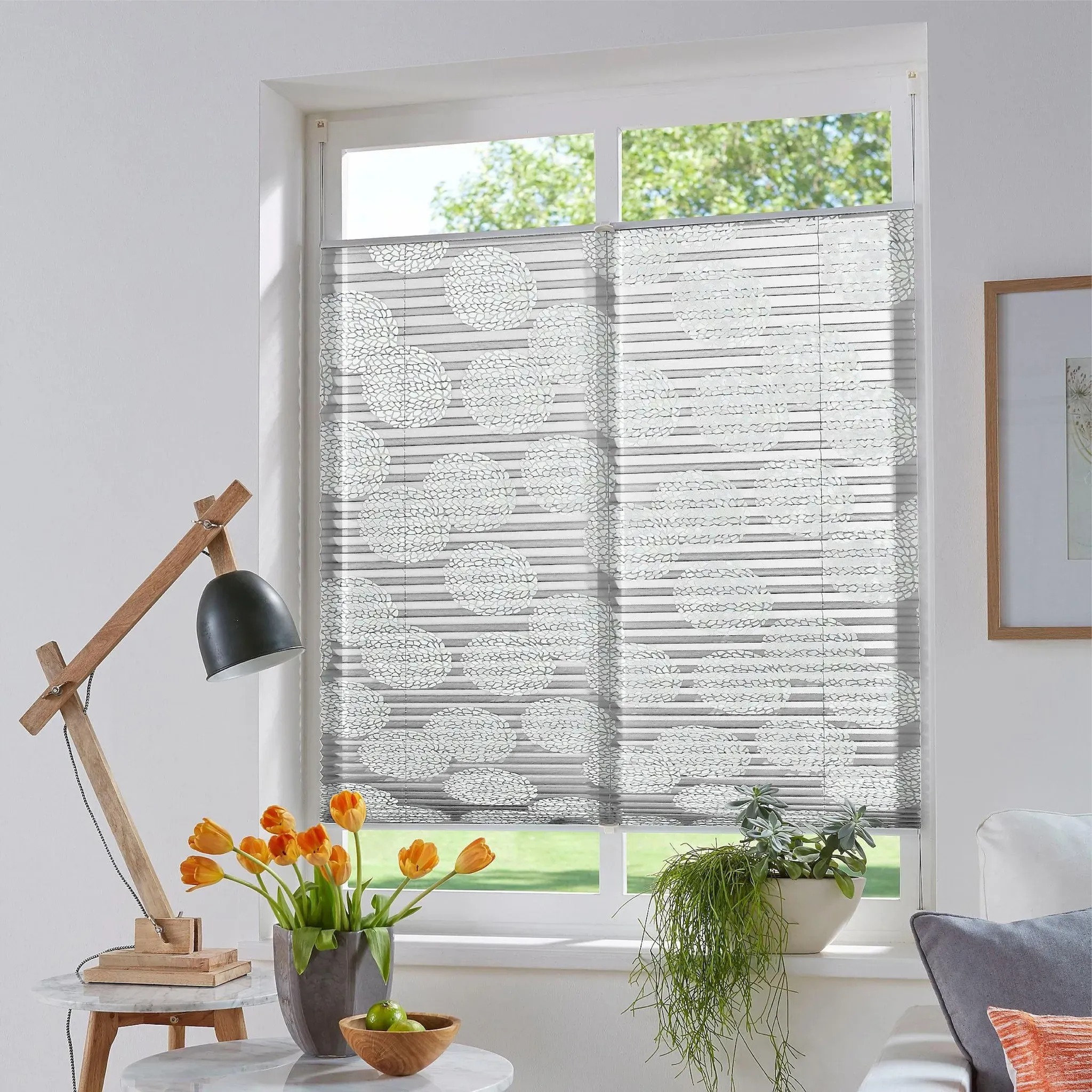 Plissee »BELUM« Lichtschutz ohne Bohren verspannt im Fixmaß, Ausbrenner, Kreise, Blumen, Klemmträger, 82880107-8 hellgrau