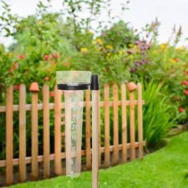 Relaxdays Regenmesser 2er Set, mit Stab, Niederschlagsmesser Garten, Skala 35mm/m2, Kunststoff & Holz, natur/transparent