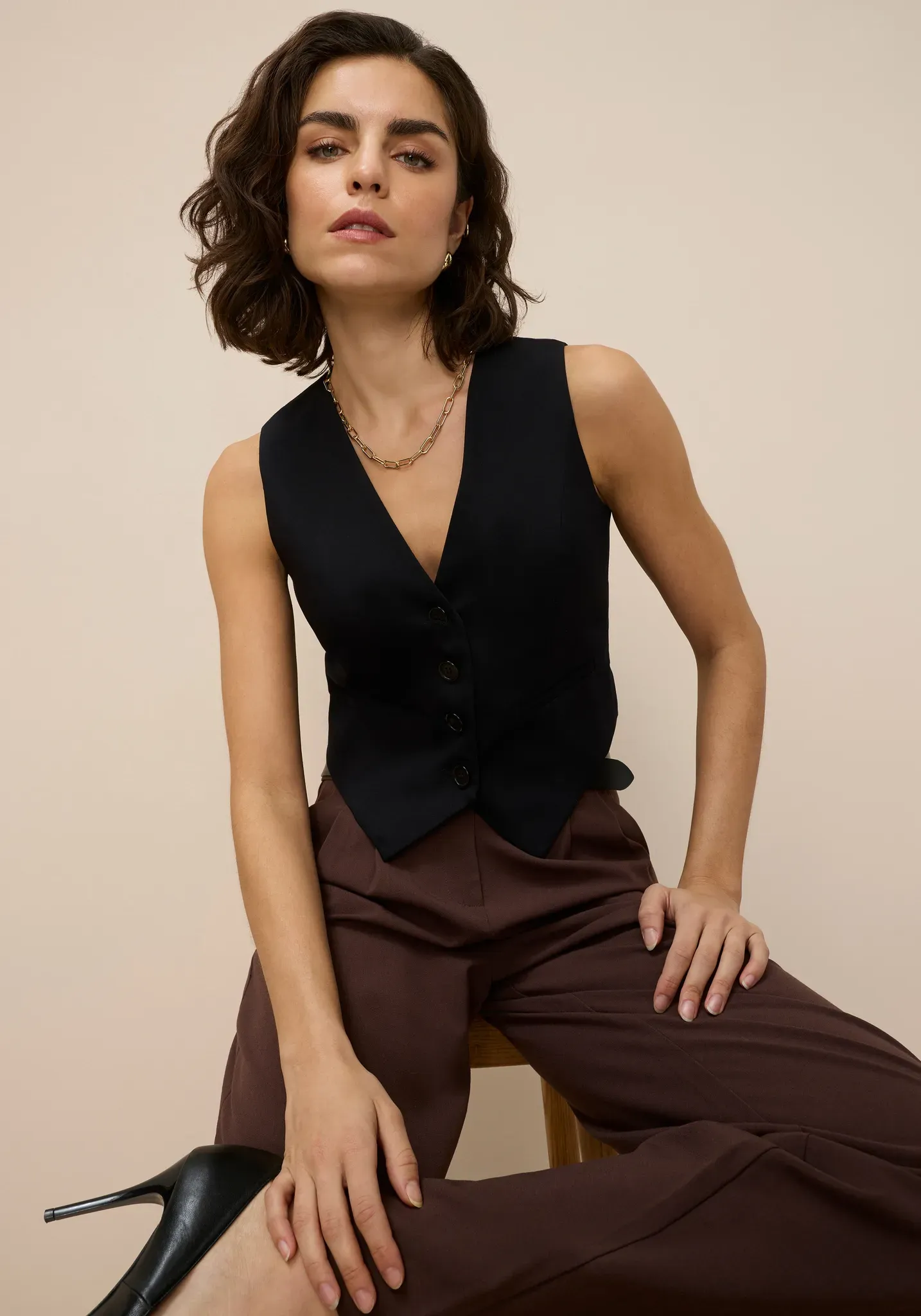 Anzugweste LAURA SCOTT, Damen, Gr. 40, schwarz, Obermaterial: 80% Polyester, 16% Viskose, 4% Elasthan. Futter: 100% Polyester, figurbetont, V-Ausschnitt, Westen Anzugweste, im trendigen Look