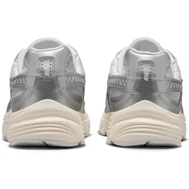 Nike Initiator Damen Vast Grey / Metallic Silver / Pale Ivory / Pink Foam 37,5