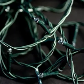 ECD Germany LED Cluster Lichterkette 700 LEDs Extra Warmweiß 8 Modi IP44 Innen/Außen Weihnachtsbeleuchtung Büschellichterkette