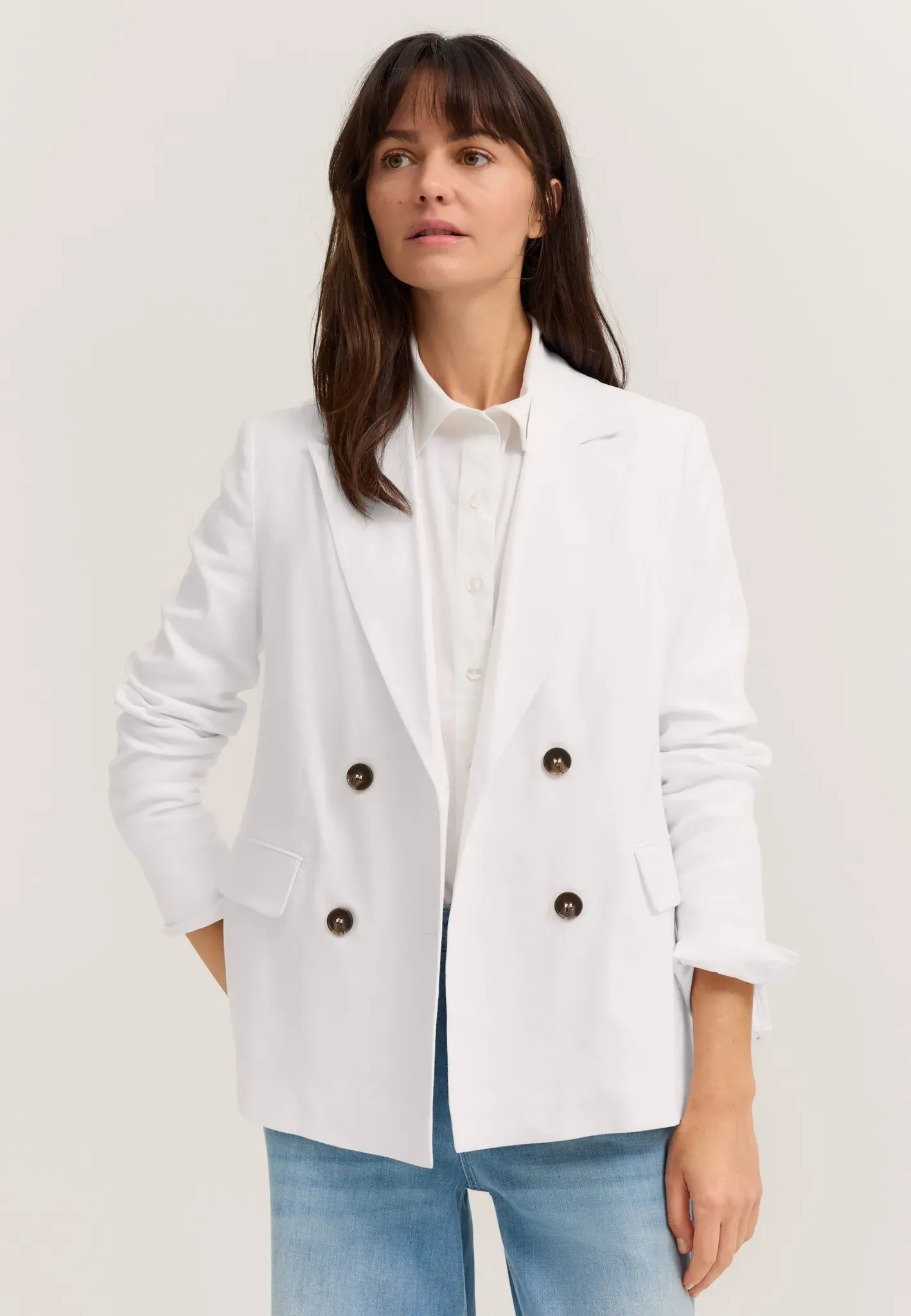 Kurzblazer BUGATTI, Damen, Gr. 38, 10, weiß, Sweatware, 51% Leinen, 30% Polyester, 16% Viskose, 3% Elasthan, unifarben, regular fit, Blazer Kurzblazer, aus Leinenmischung mit Reverskragen