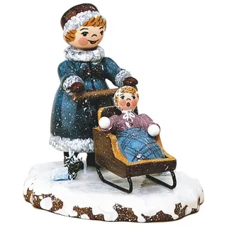 Hubrig Volkskunst GmbH Hubrig-Volkskunst Winterkinder Mädchen mit Kinderschlitten Höhe 8cm