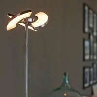 Oligo Trinity LED-Stehlampe 3 bewegliche Segmente