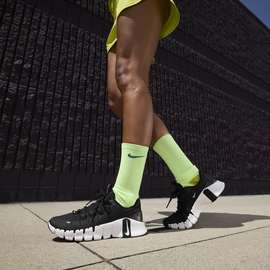 Nike Damen W Free Metcon 5 Black/White-Anthracite, 42 1⁄2