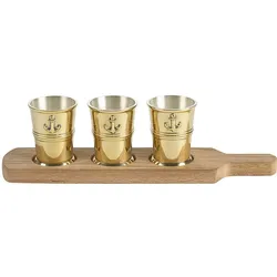 3x Pintchen auf Holzbrett