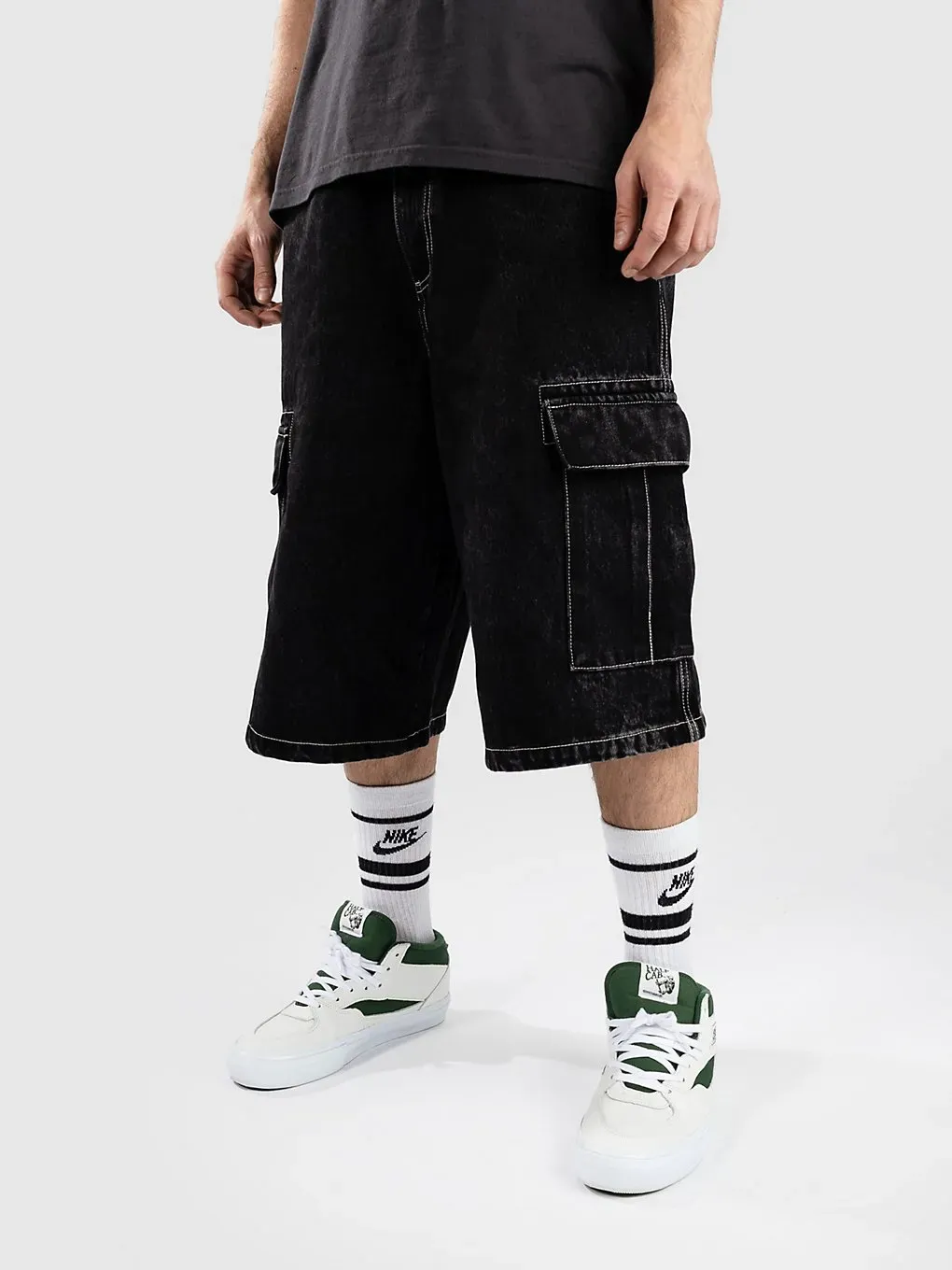 Empyre Ultra Loose Fit Sk8 Cargo Shorts black Gr. 38