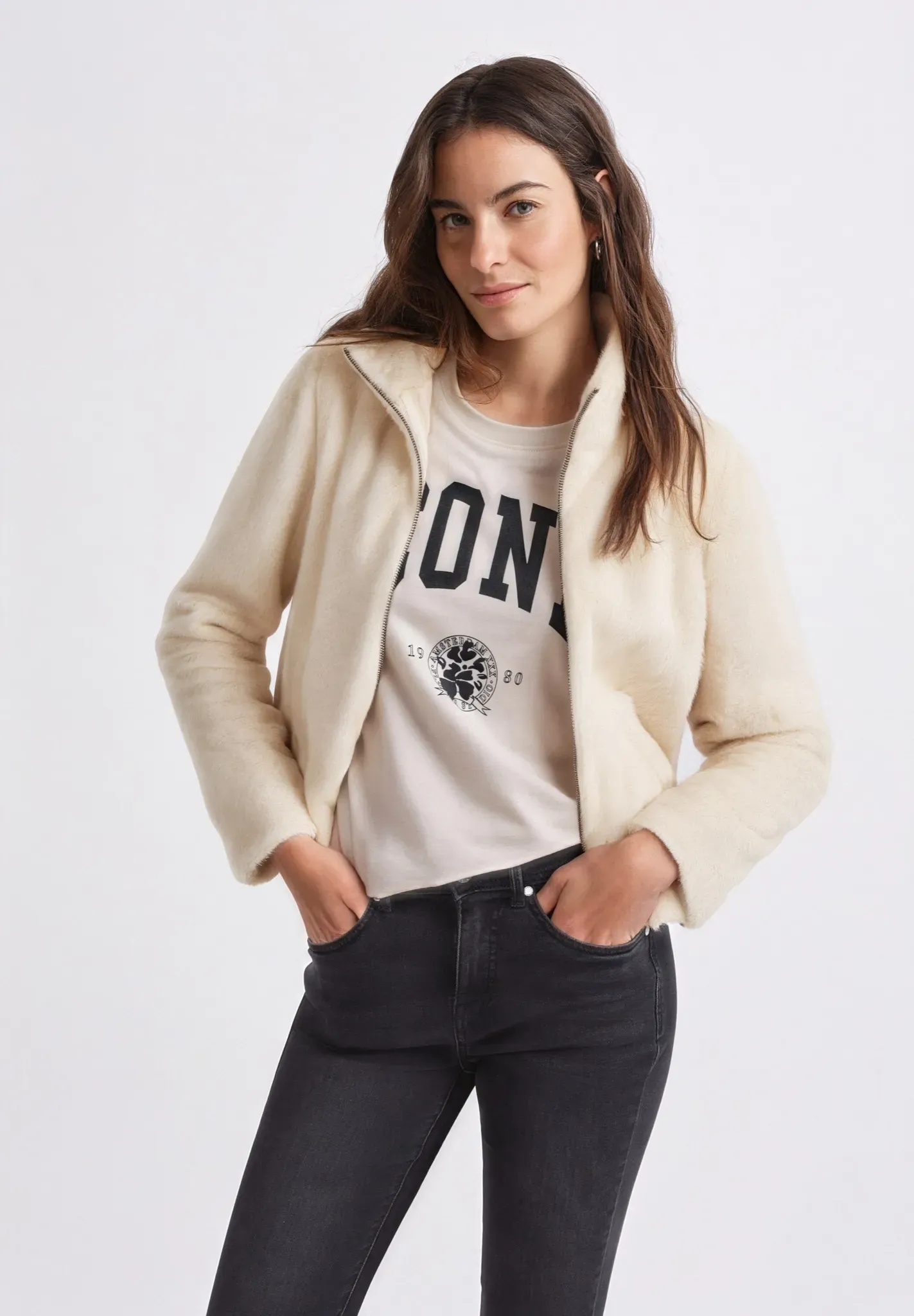 Fellimitatjacke STREET ONE STUDIO, Damen, Gr. 44, beige (soft beige), Stoff, Obermaterial: 100% Polyester. Futter: 100% Polyester, unifarben, normal normal, hoch geschlossener Ausschnitt, abgesteppt, Jacken, mit Tunnelzug am Saum