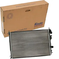 Nissens Kühler Motorkühlung Passend Für Renault Megane I Cabrio Classic 1.4-2.0: Kühler, Motorkühlung Renault: 7700425842 Renault: 7701352976 Renault: