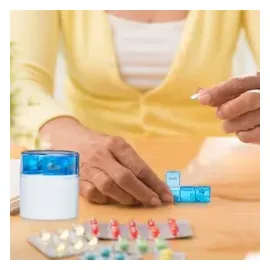 Relaxdays Tablettenbox 7 Tage 4 Fächer, morgens, mittags, abends, nachts, BPA-frei, Wochenbox für Medikamente, weiß/blau