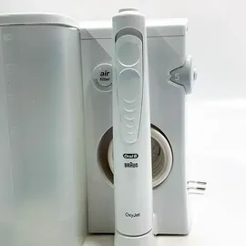 Oral-B iO Series 4 + Munddusche + Aufsteckbürsten 2 St.