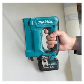 Makita ST113DSMJ Akku-Tacker 10,8 V, 2 Akkus, Klammerbreite 7-10 mm, kurze Bauform, mit LED