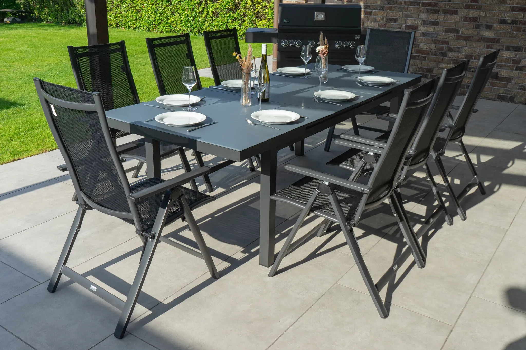 OUTFLEXX Premium Garten-Essgruppe, OUTFLEXX® anthrazit matt, Alu/Textilene, Tisch 180/240x100cm, 8 Multipositionssessel