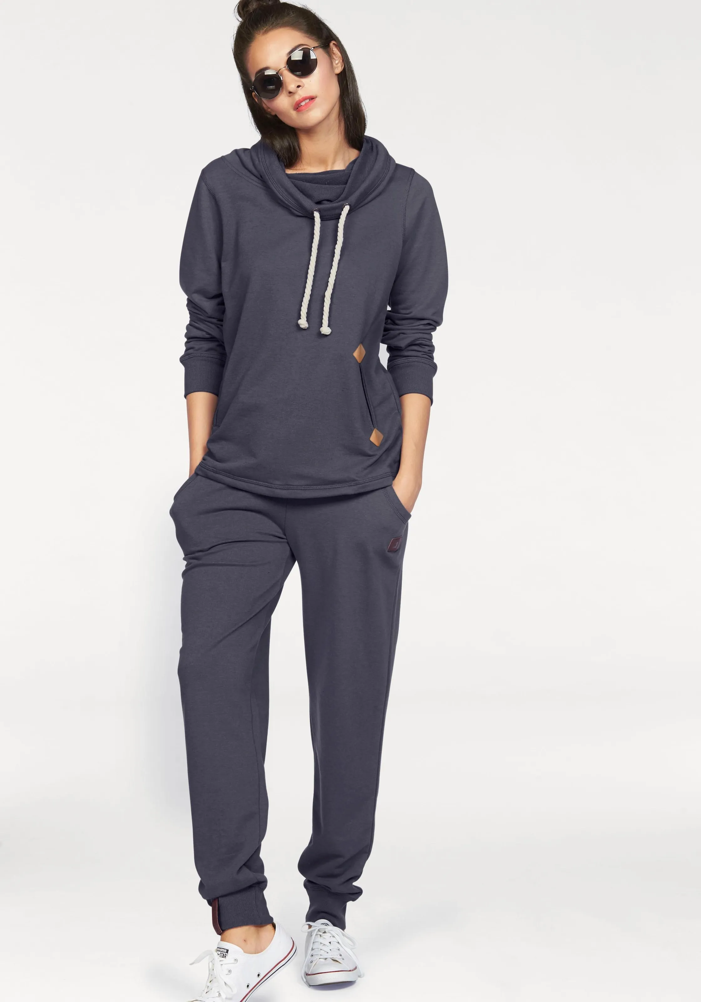 Jogginganzug »Essentials Joggingsuit«, (Set, 2 tlg.), mit Lederimitat-Details, Gr. 36, rauchblau, , 608863-36