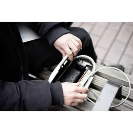 Master Lock Kleine Safe Space-Dokumentenkassette mit Zahlenschloss und Kabel