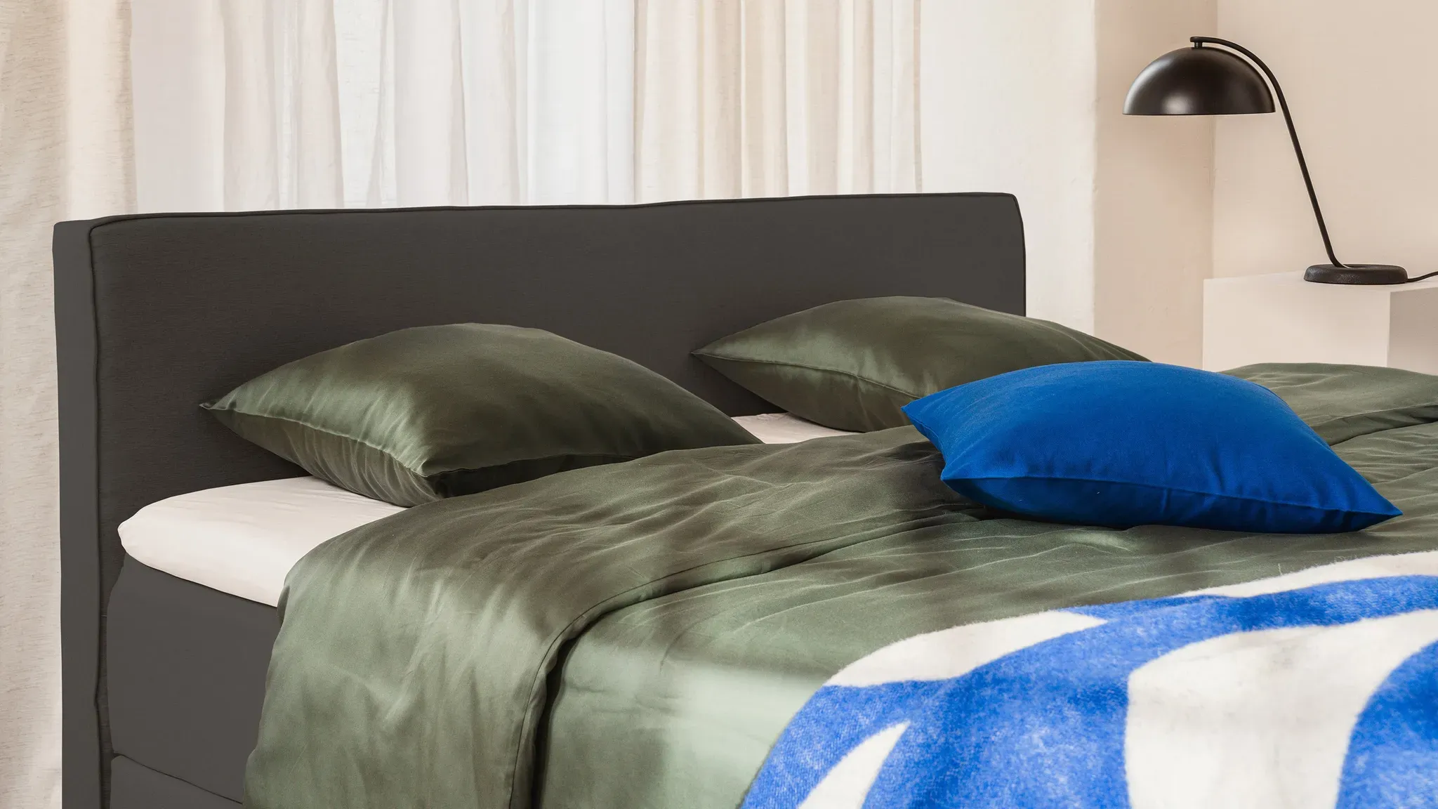BRUNO Boxspringbett Premium 140x200cm in Schwarz | Matratzen-Härtegrad: Links H2 / Rechts H2 | mehrfach ausgezeichnet in Design & Qualität