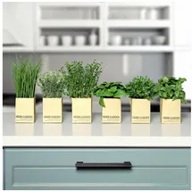 Spetebo Künstliches Kräuter Sortiment - 6er Set - Kunstpflanze mit Papier Blumentopf - Schnittlauch Petersilie Basilikum Minze Rosmarin Thymian Kunst Topf Pflanze Kunstblume Dekorpflanze