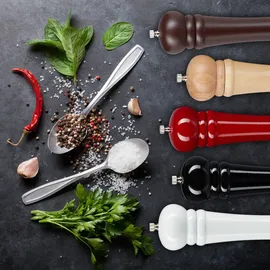 Relaxdays Pfeffermühle Holz, Keramikmahlwerk, groß, HxBxT: 40 x 6 x 6 cm, klassisches Design, Schokobraun