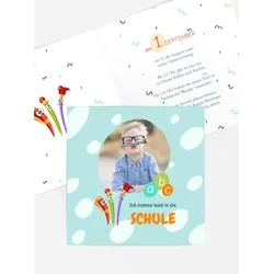 Einladungskarten Einschulung selbst gestalten mit Spruch und Fotos im Onlinedesigner bei Meine-Kartenmanufaktur.de