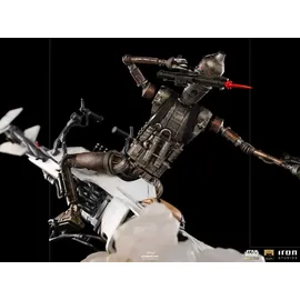 Iron Studios The Mandalorian - IG-11 and The Child Deluxe Statue 1/10 - Schwarz