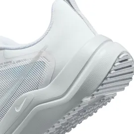 Nike Downshifter 12 Damen White / Pure Platinum / Metallic Silver 40