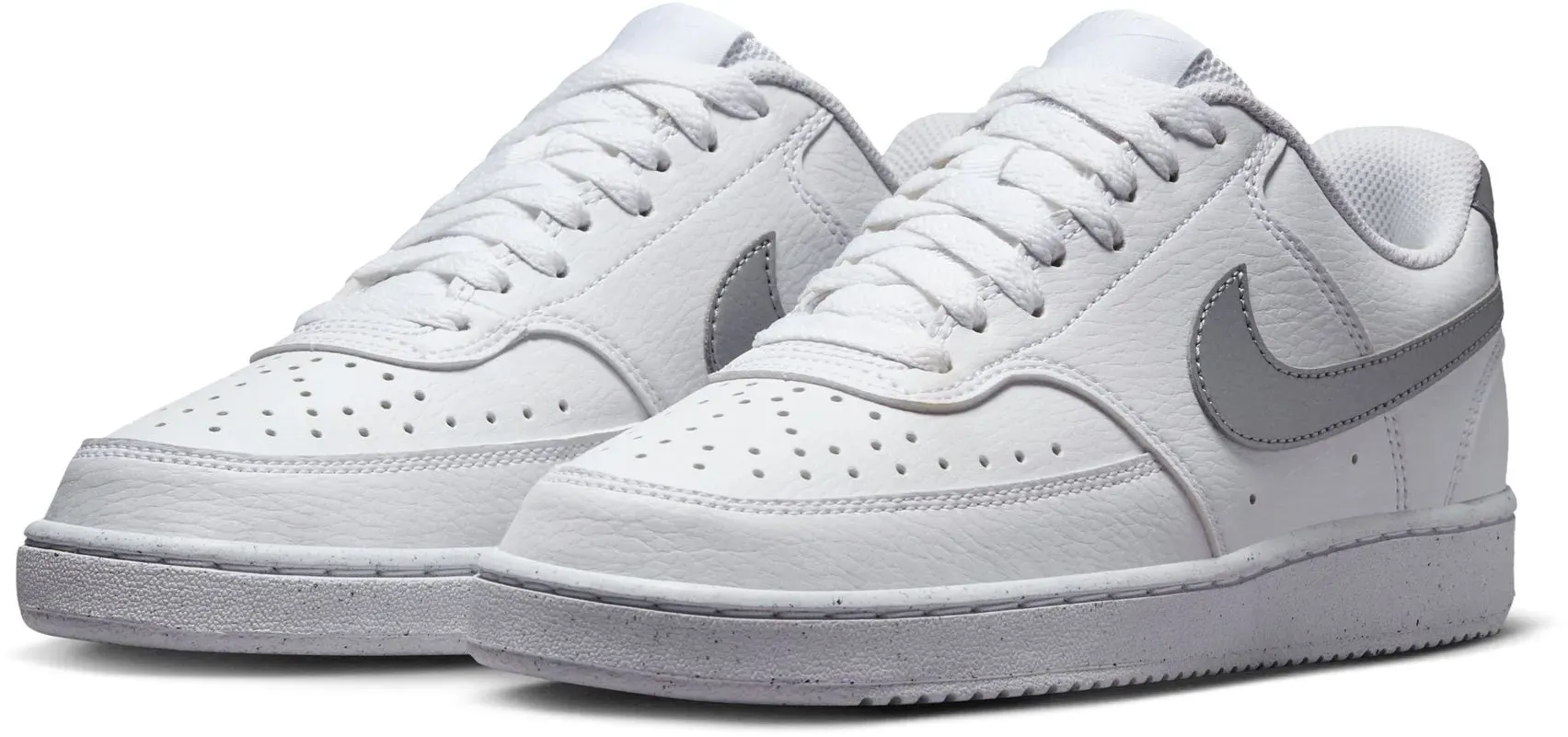 Sneaker NIKE SPORTSWEAR "Court Vision Low Next Nature", Gr. 41, silber (weiß, silber), Synthetik, sportlich, Schuhe