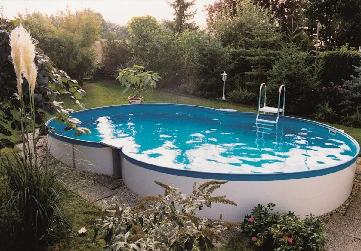 myPOOL Poolsets Premium Achtform mit Sandfilteranlage - weiß 6,25 x 3,60 x 1,20 m