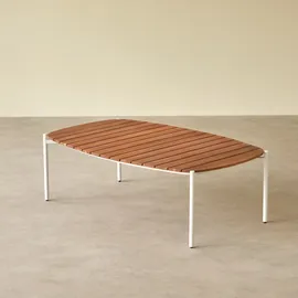 Tikamoon Garten-Couchtisch aus massivem Akazienholz und Metall Luca