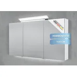 Intarbad Badezimmerspiegelschrank 3-türiger Spiegelschrank mit großflächiger MULTI LED Aufsatzleuchte (Doppelspiegeltüren, Holz-/ Lackdekore, Maße von 120 bis 140 cm wählbar, Höhe 70 cm, Glasfachböden, Magnetleiste & Kosmetikspiegel Ø 12 cm) dimmbar, Vormontierte Lieferung, 160 kg Traglast, Made in Germany weiß 130 cm x 70 cm x 13,5 cm