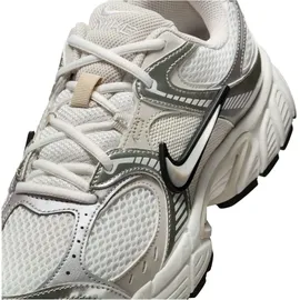 Nike V5 RNR Sneaker Damen summit white/lt orewood brn-sail-black 35.5