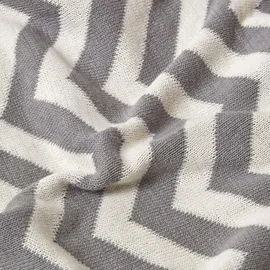 Homescapes Chevron Bettüberwurf 130 x 170 cm Grau