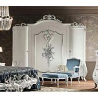 Casa Padrino Kleiderschrank Luxus Barock Schlafzimmerschrank mit 4 Türen Weiß / Silber - Prunkvoller Massivholz Kleiderschrank im Barockstil - Barock Schlafzimmer Möbel - Luxus Qualität - Made in Italy