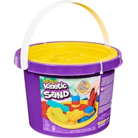 Kinetic Sand 6061096, 2,72 kg Eimer mit 3 Sandfarben und 3 Werkzeugen für endloses kreatives Spielen, für Kinder ab 3 Jahren, Mehrfarbig, one Size
