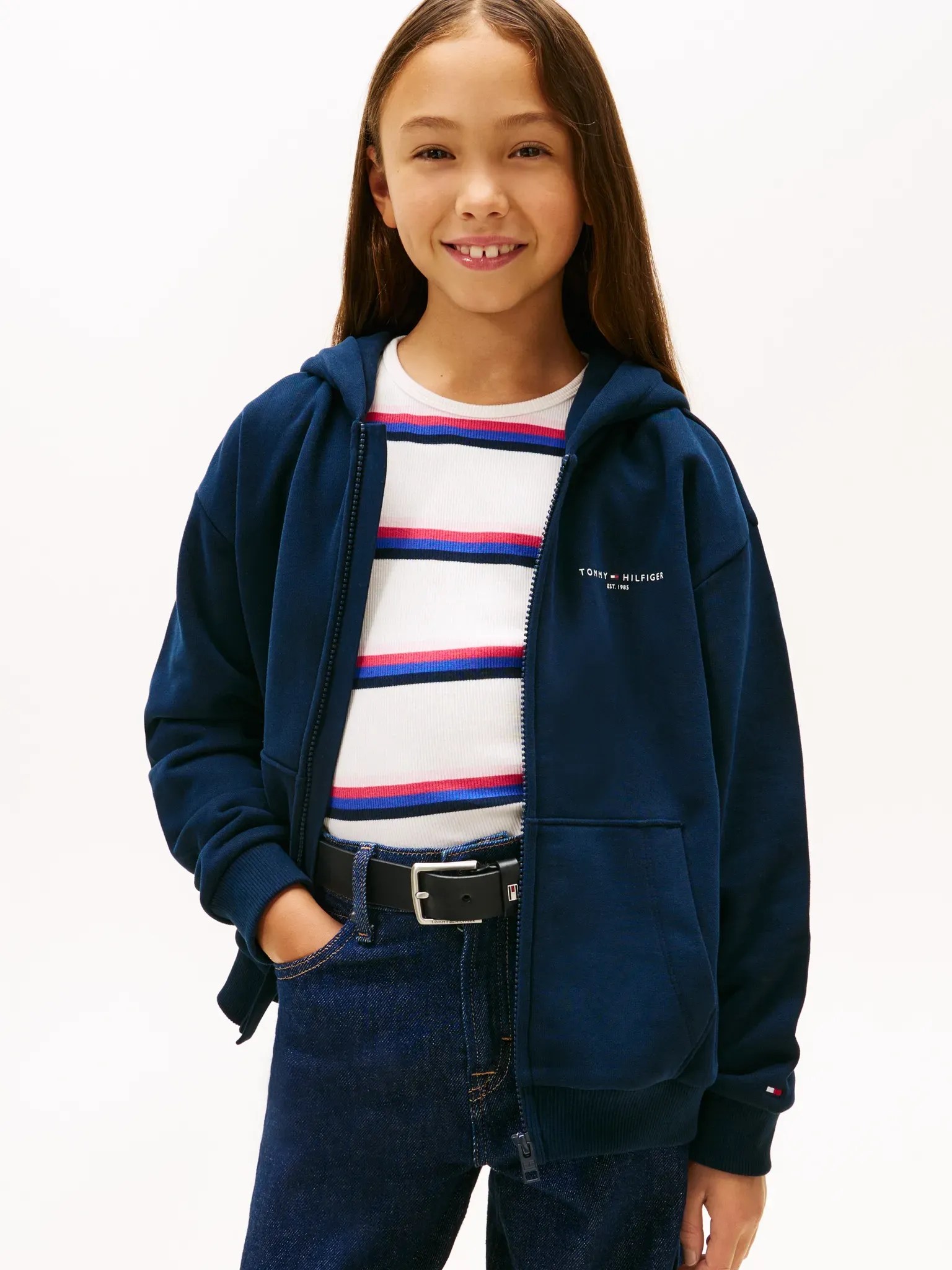 Sweatjacke TOMMY HILFIGER, Mädchen, Gr. 3 (98), blau (schwarz night navy), Sweatware, Obermaterial: 80% Baumwolle, 20% Polyester, unifarben, regular fit normal, Rundhals, eingesetzt angesetztes Bündchen, Sweatjacken Sweatjacke, Regular fit, für Kinder bis 16 Jahre
