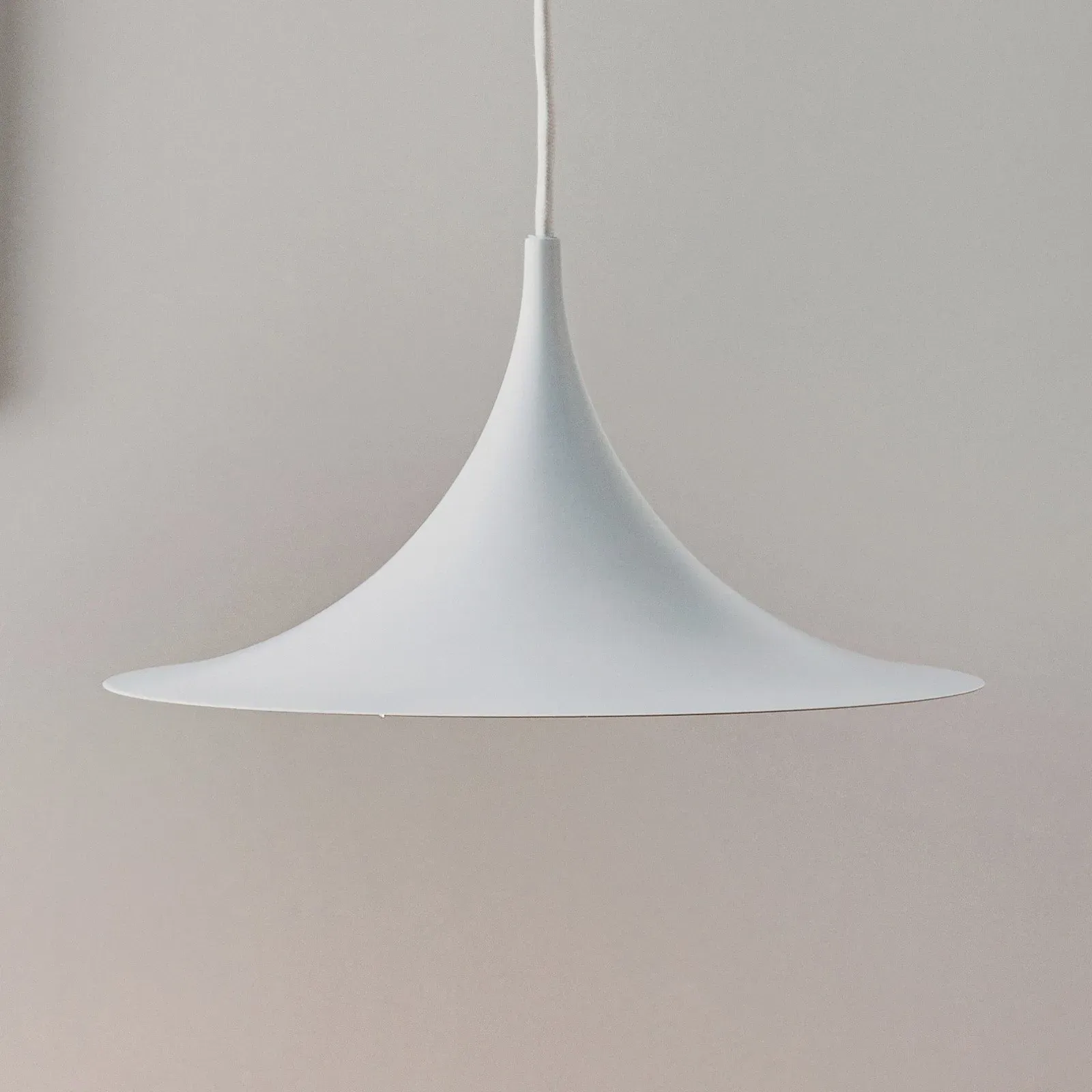 Pendelleuchte GUBI, Semi, dimmbar, Weiß, für Wohnzimmer, Metall, Design - 15