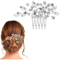 Hochwertiger Kristall-Haarkamm für die Braut bei der Hochzeit, eleganter Silberschmuck mit funkelnden Kristallen. Perfektes Haarschmuck für die Braut und ihre Brautjungfern