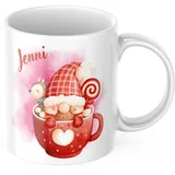 drunkLY Weihnachtstasse mit Namen - mit Gnom-Motiv - personalisierter Keramik Kaffee-Becher – Weihnachts-Tasse - Glühwein-Tasse - Nikolaus & Wichteln Geschenk-Idee (Gnom-in Tasse)